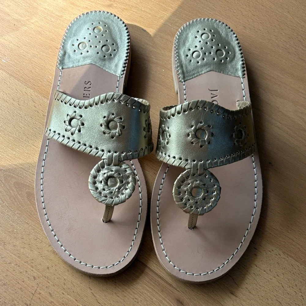 Jack Rogers Metallic Gold Thong Sandals 8.5 Wide - Picture 1 of 3